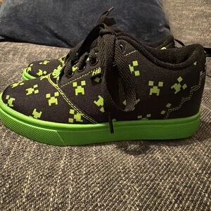 Heelys Black and Green Minecraft Creepers Size 13C Sneakers Roller Shoes Unisex